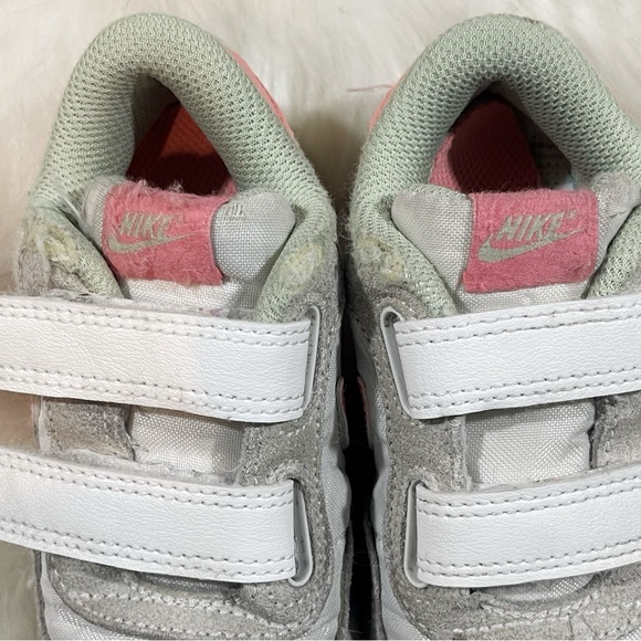 Nike Little Girl MD Valiant Low Gaze Sneakers - Picture 12 of 12
